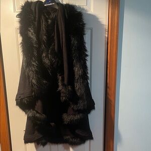 Black Faux Fur Trim Vest pull over